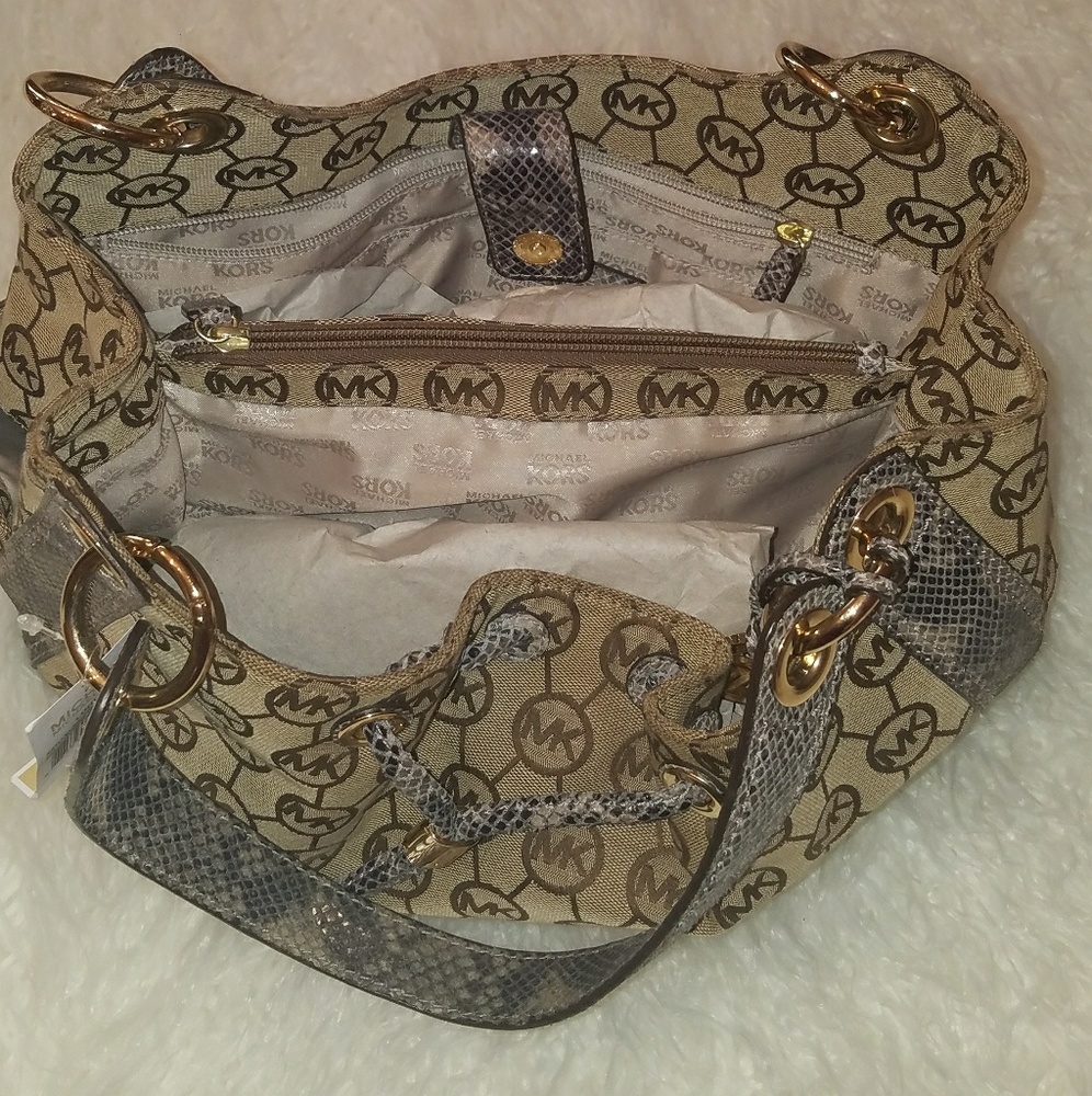 ♦️SOLD♦️NWT Michael Kors bag - Picture 4 of 6
